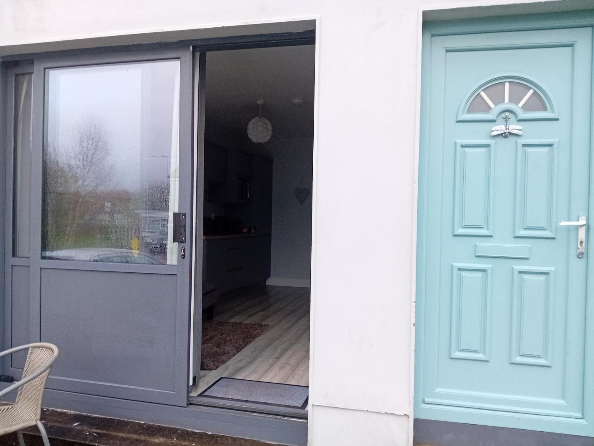 Compact One Bed Apartment Near University Of Limerick Junction Exteriör bild