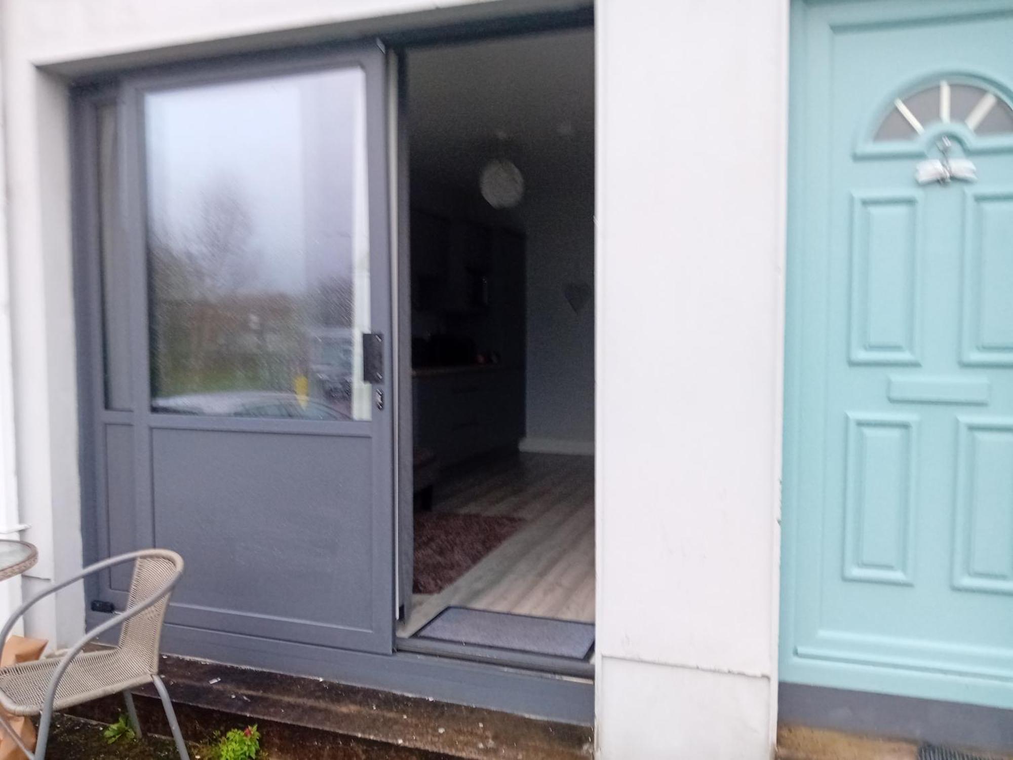 Compact One Bed Apartment Near University Of Limerick Junction Exteriör bild